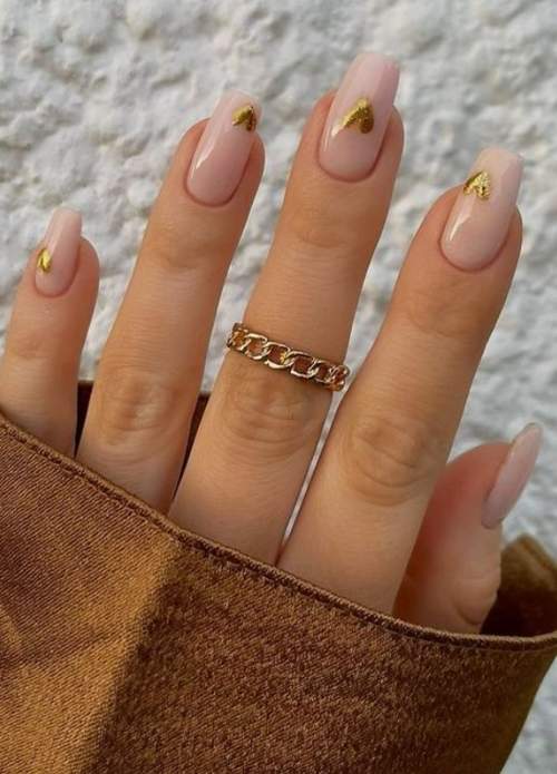 100 idées manucure pour le 14 février : une photo avec un nouveau design