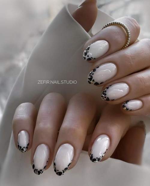 100 idées manucure pour le 14 février : une photo avec un nouveau design