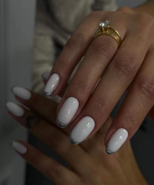 100 idées manucure pour le 14 février : une photo avec un nouveau design