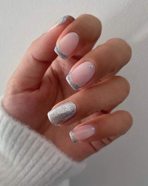 100 idées manucure pour le 14 février : une photo avec un nouveau design