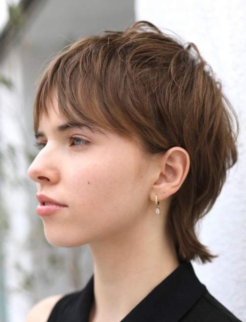 Cascade moderne 2023 pour cheveux courts: photo