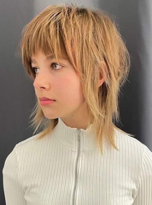 Cascade moderne 2023 pour cheveux courts: photo