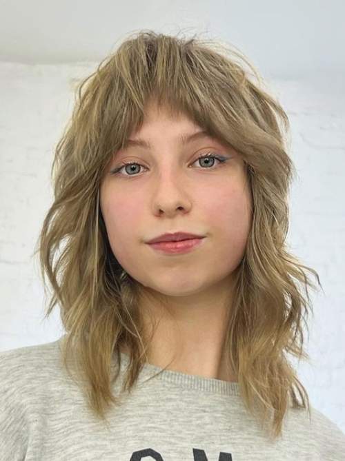 Cascade moderne 2023 pour cheveux courts: photo