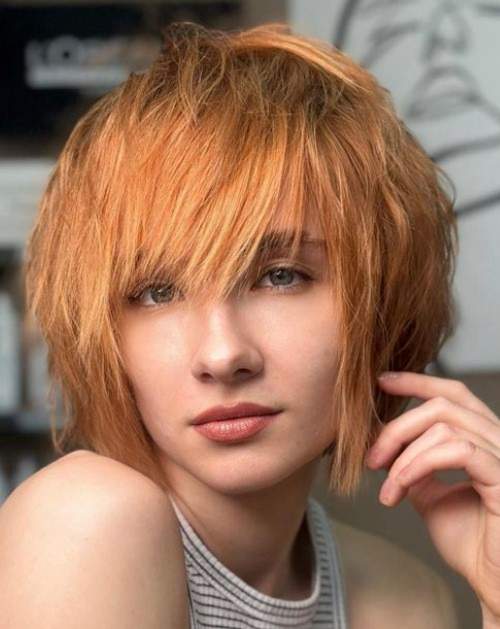 Cascade moderne 2023 pour cheveux courts: photo