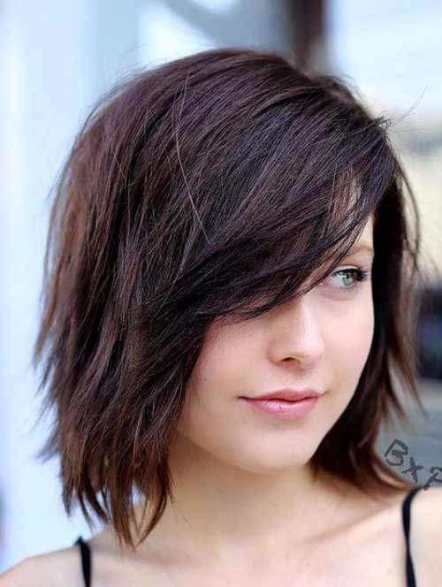 Cascade moderne 2023 pour cheveux courts: photo