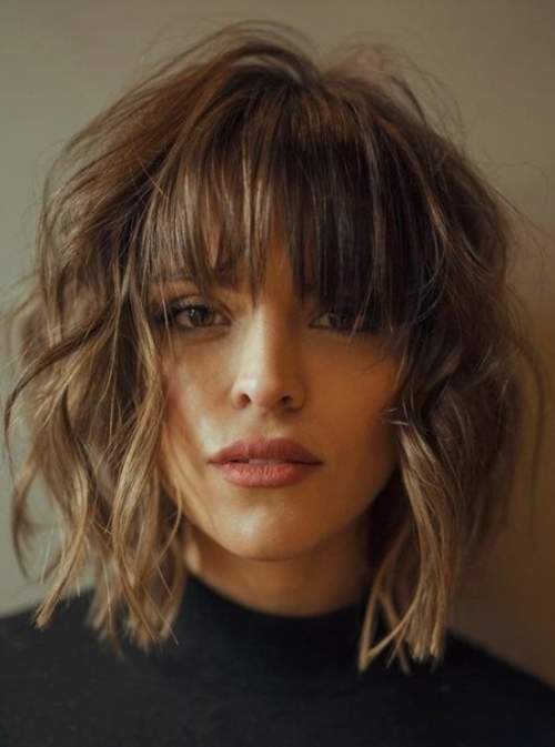 Coupes de cheveux mi-longues pour femmes: les types les plus en vogue, photo 2023