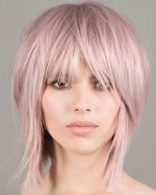 Coupes de cheveux mi-longues pour femmes: les types les plus en vogue, photo 2023