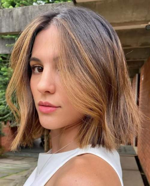 Coupes de cheveux mi-longues pour femmes: les types les plus en vogue, photo 2023