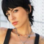 Coupe de cheveux en cascade pour cheveux courts