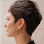 Coupes de cheveux pour cheveux courts avec une frange