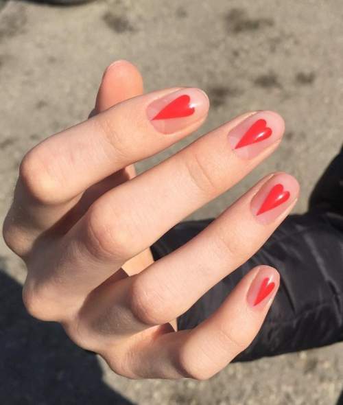 Ongles coeur rouge