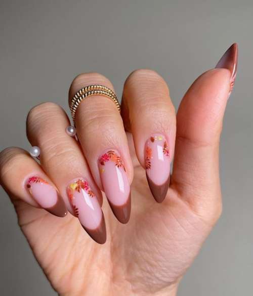 Veste marron avec dessins