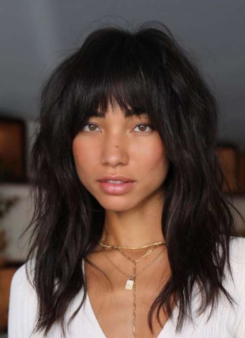 Coupe de cheveux longue et hirsute