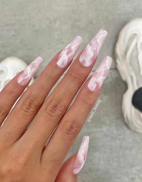 Manucure printanière douce