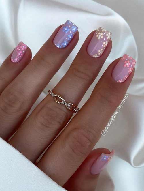 Fleurs sur ongles transparents