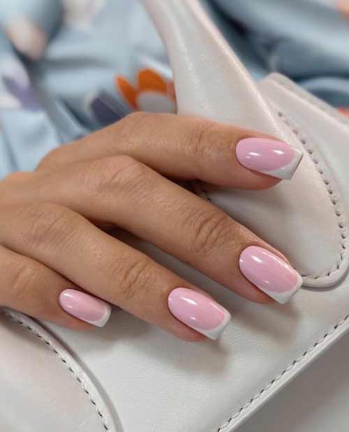 Sur une base rose, une veste blanche