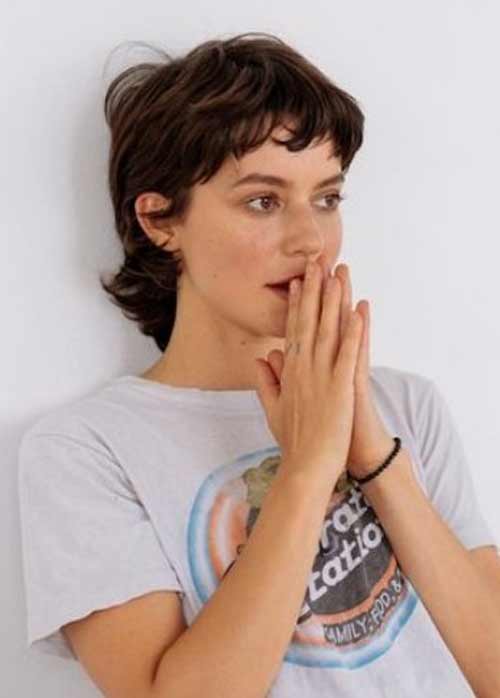 Frange bouclée à la mode