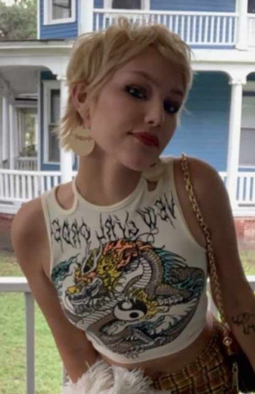 Coupe de cheveux courte pour les filles