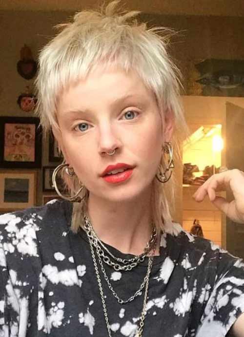 Mixi aux cheveux longs