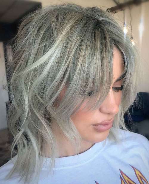 Frange longue avec coupe de cheveux de loup