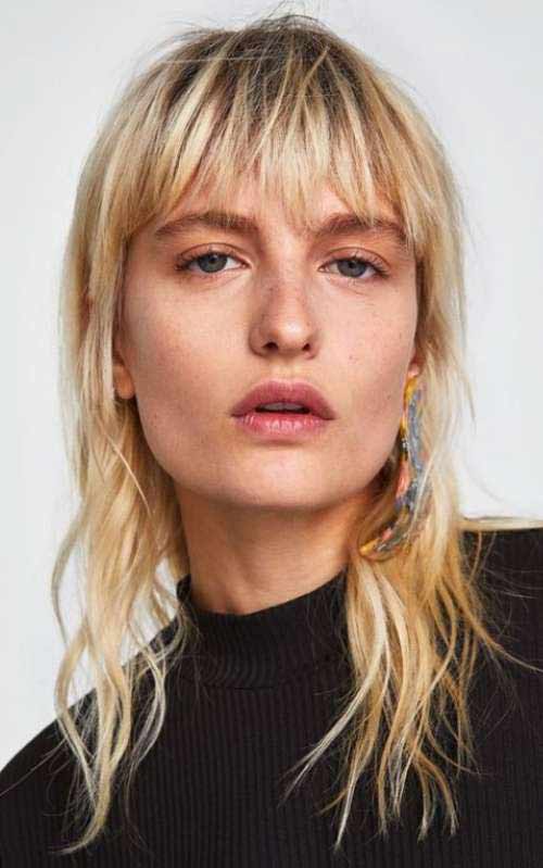 Coupe de cheveux en couches cheveux fins déchirés