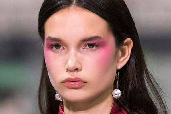 Tendances maquillage mode 2023