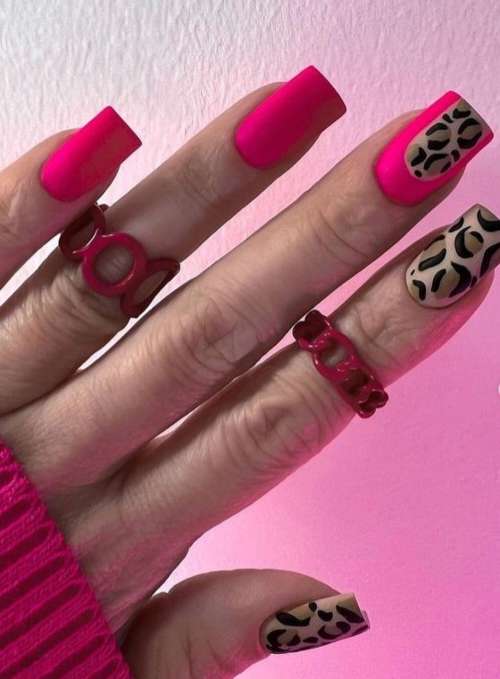 Manucure élégante à imprimé animal pour le printemps