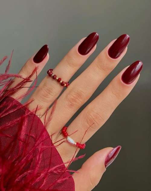 Manucure bourguignonne pour le printemps