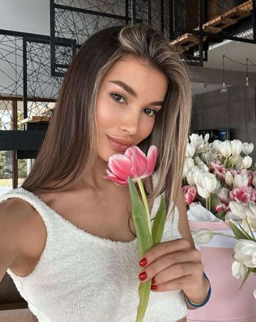 Manucure printanière élégante