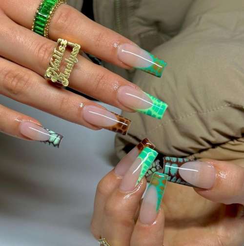 Manucure française lumineuse