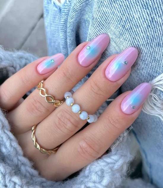 Manucure estivale dégradée