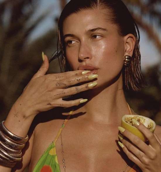 Manucure d'été élégante