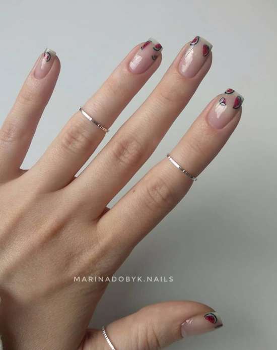 Imprimé cerise sur les ongles