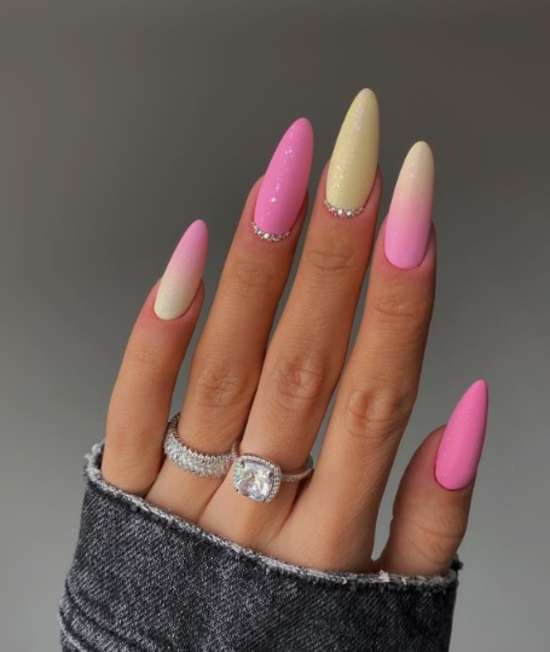 Manucure d'été élégante