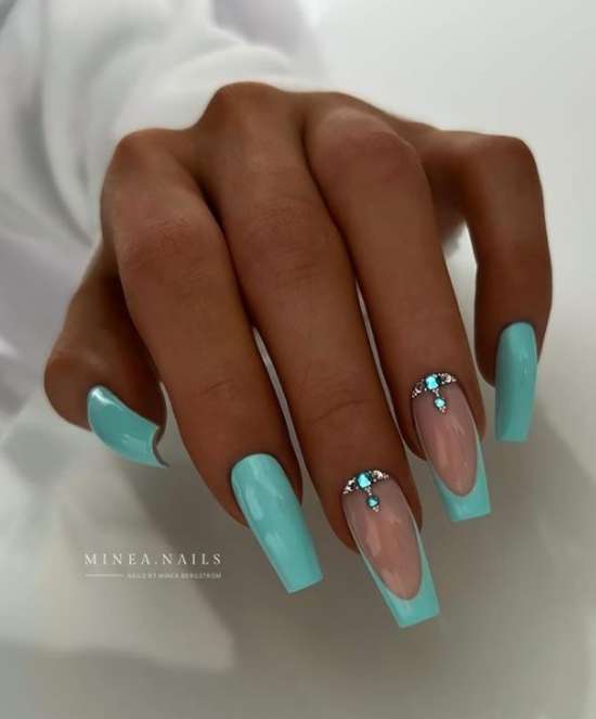 Manucure d'été élégante turquoise