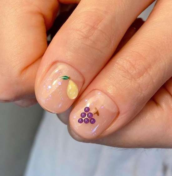 Manucure aux fruits volumineux