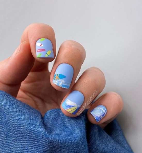 Conception estivale des ongles courts