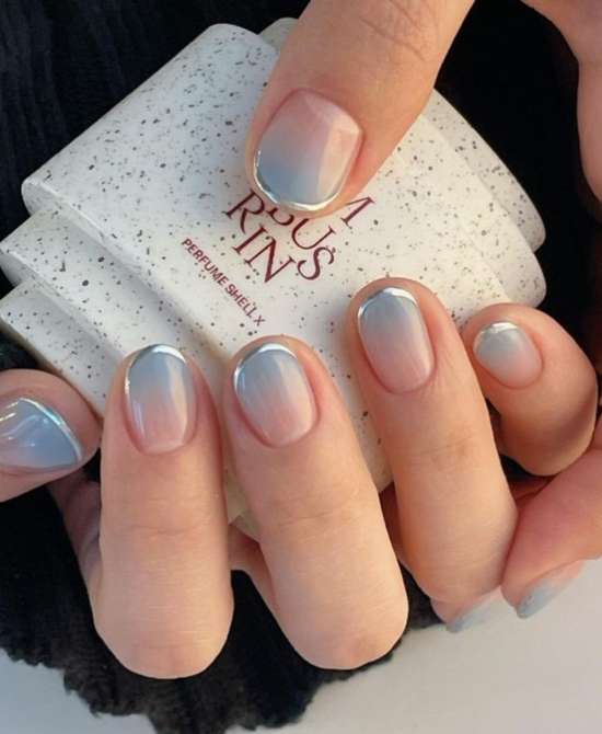 Aura manucure courte