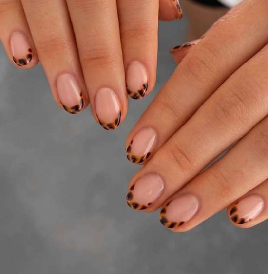 Manucure été 2023 pour ongles courts: design, photo