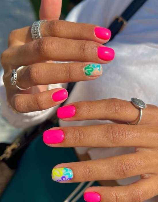 Manucure été 2023 pour ongles courts: design, photo