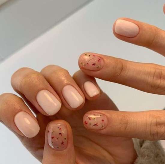 Concevoir des ongles courts d'été
