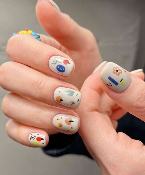 Manucure été 2023 pour ongles courts: design, photo