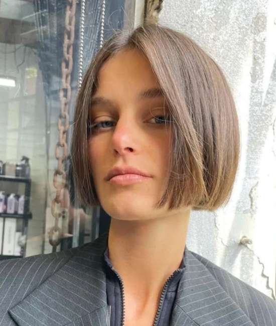 Coupe de cheveux comme un bob