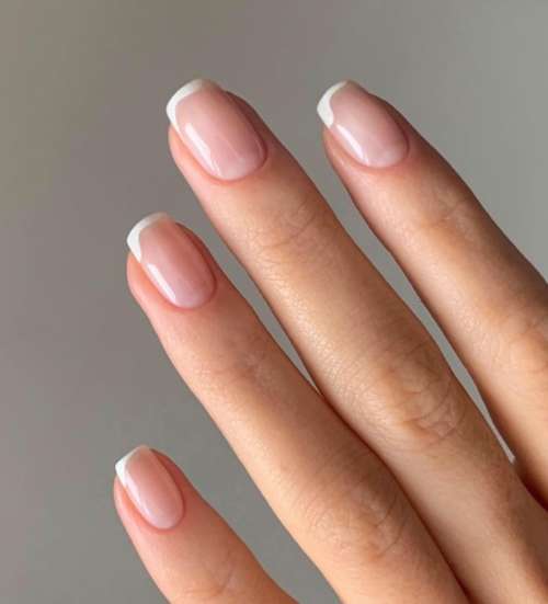 French manucure blanc-transparent
