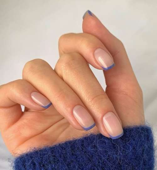 Bouts d'ongles bleu foncé