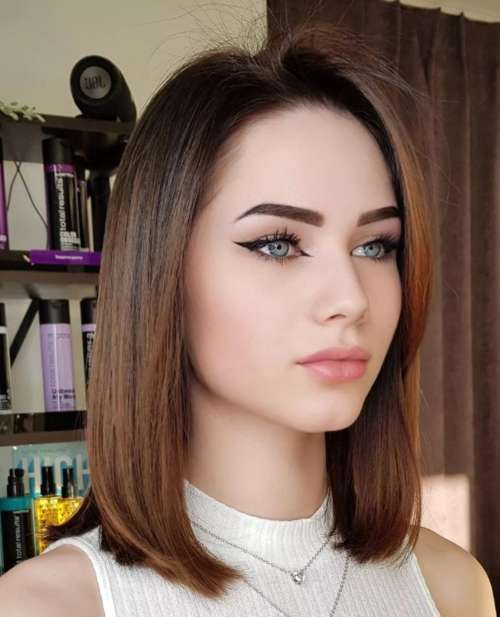 Kare sous les épaules avec une frange