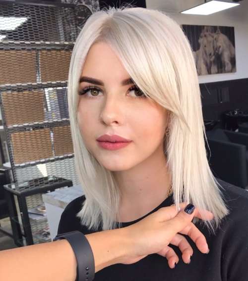 Bob long léger avec une frange