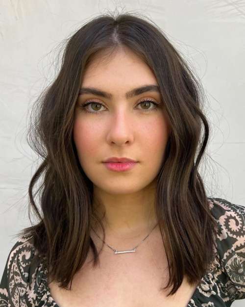 Kare sur les épaules sans frange