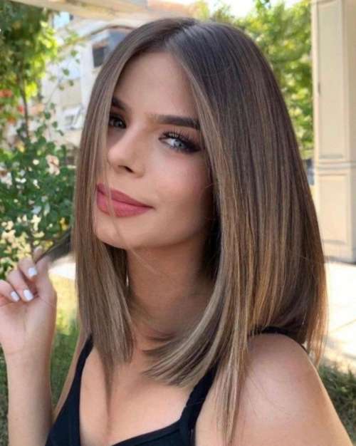 Bob allongé sans frange