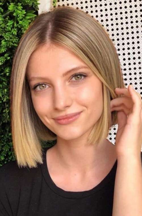 Photo d'une longue coupe de cheveux